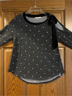 Le Lis Black Polka Dot Long Sleeve Top with Shoulder Bow Size Medium Women’s